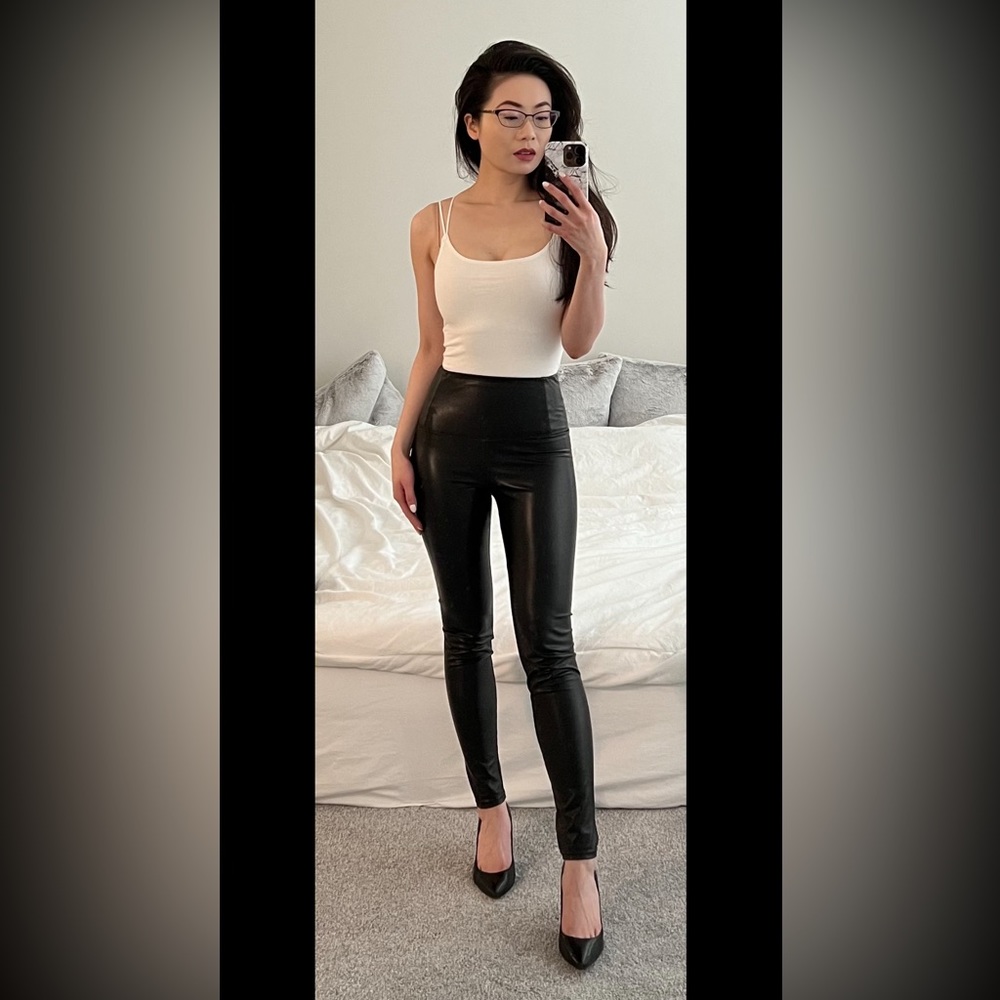 Aritzia Wilfred Free Daria leggings XS